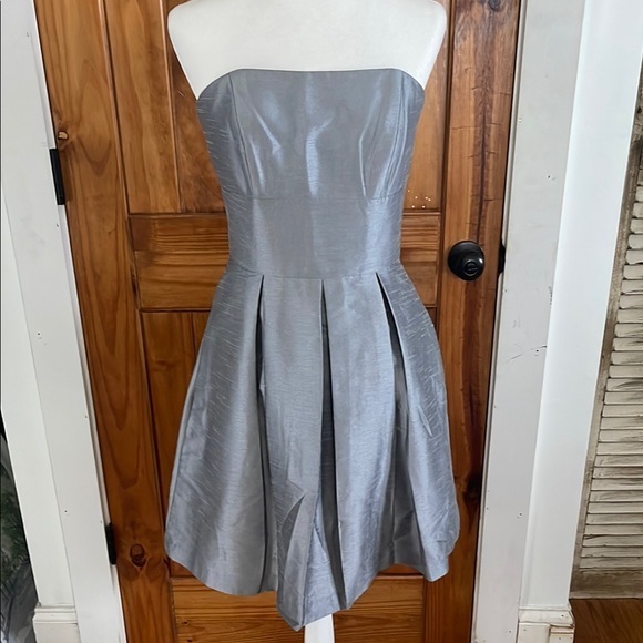 ALFRED SUNG Dresses & Skirts - Alfred Sung Grey Strapless knee length Dress 4 Party wedding bridesmaid occasion